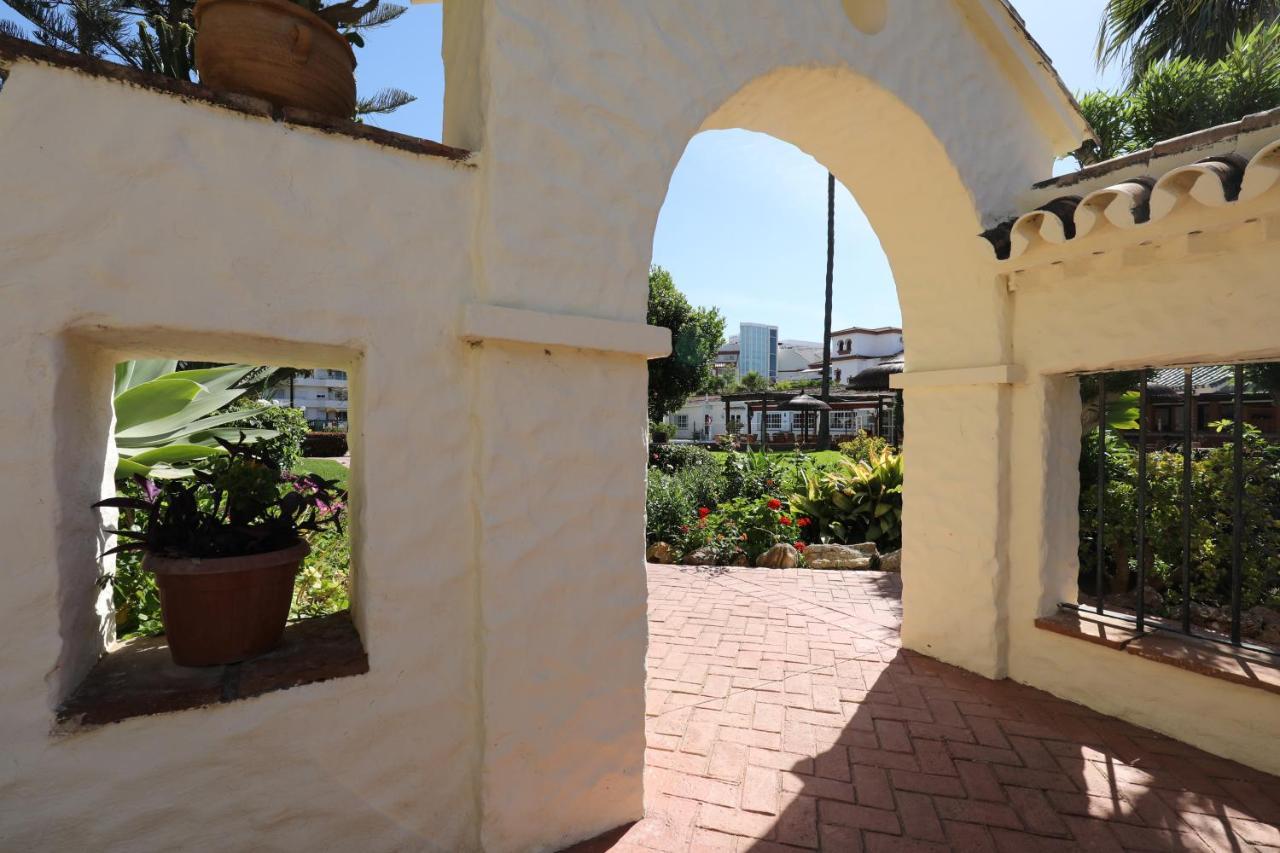 Apartament 071 - Beachside Studio Perfect For A Family Getaway Torremolinos Zewnętrze zdjęcie