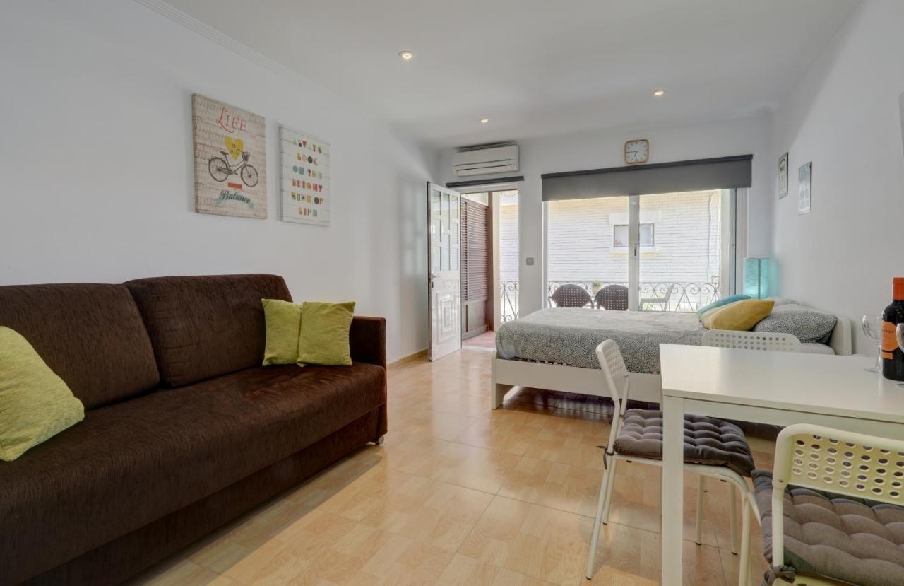 Apartament 071 - Beachside Studio Perfect For A Family Getaway Torremolinos Zewnętrze zdjęcie