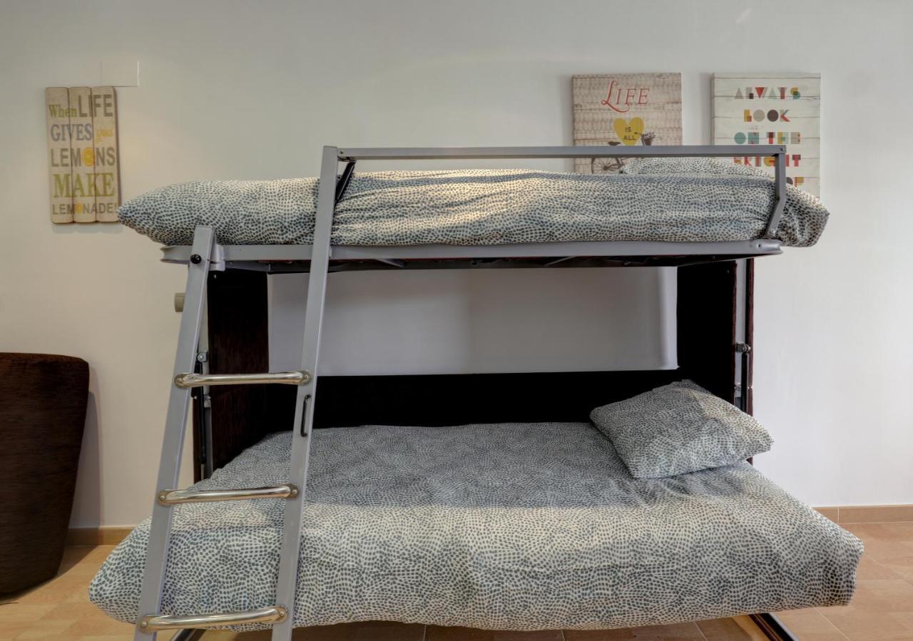 Apartament 071 - Beachside Studio Perfect For A Family Getaway Torremolinos Zewnętrze zdjęcie