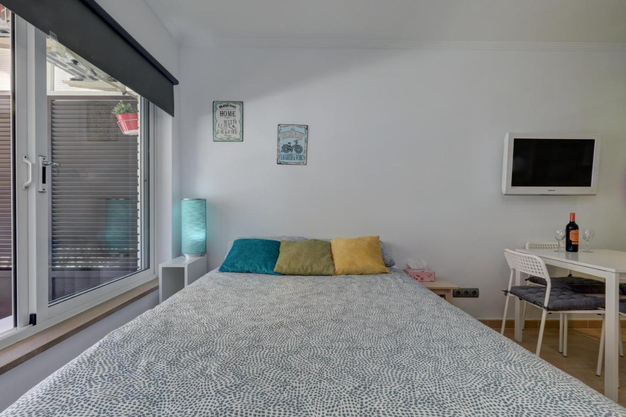 Apartament 071 - Beachside Studio Perfect For A Family Getaway Torremolinos Zewnętrze zdjęcie