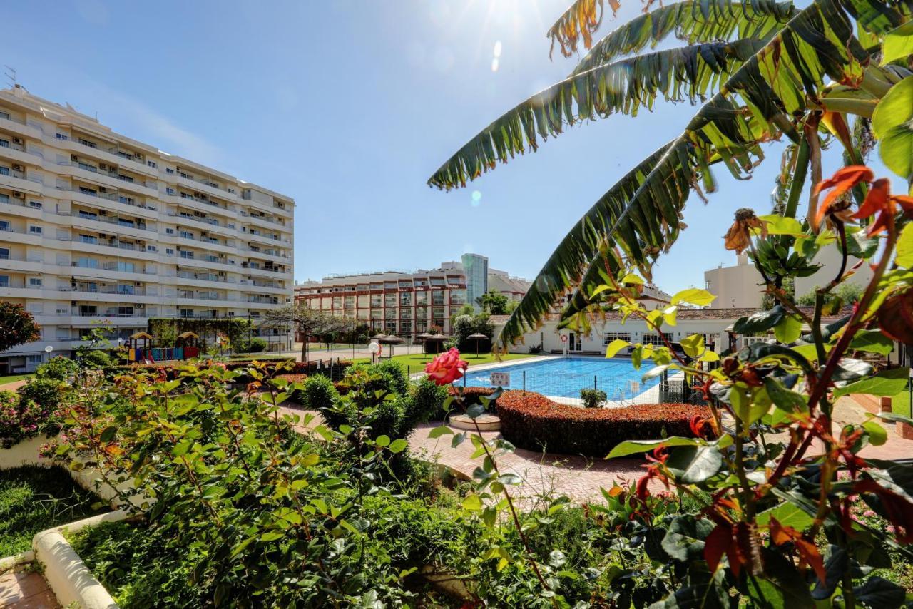 Apartament 071 - Beachside Studio Perfect For A Family Getaway Torremolinos Zewnętrze zdjęcie