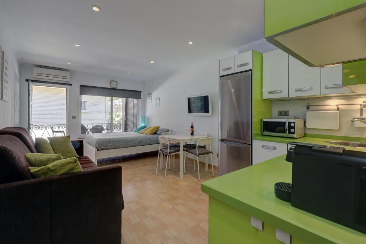 Apartament 071 - Beachside Studio Perfect For A Family Getaway Torremolinos Zewnętrze zdjęcie