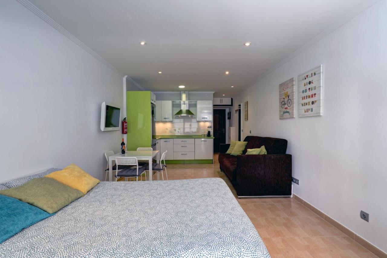 Apartament 071 - Beachside Studio Perfect For A Family Getaway Torremolinos Zewnętrze zdjęcie